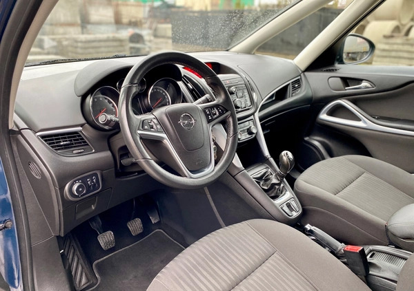 Opel Zafira cena 32900 przebieg: 220000, rok produkcji 2012 z Pisz małe 172